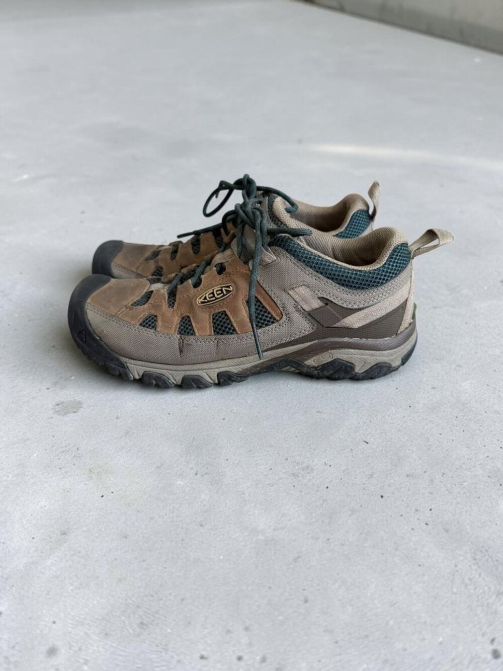 KEEN Men’s Timberwolf Leather Sneakers Size 9